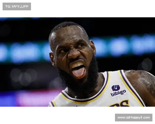 詹姆斯谈轻伤不下火线：为球队胜利需坚持战斗